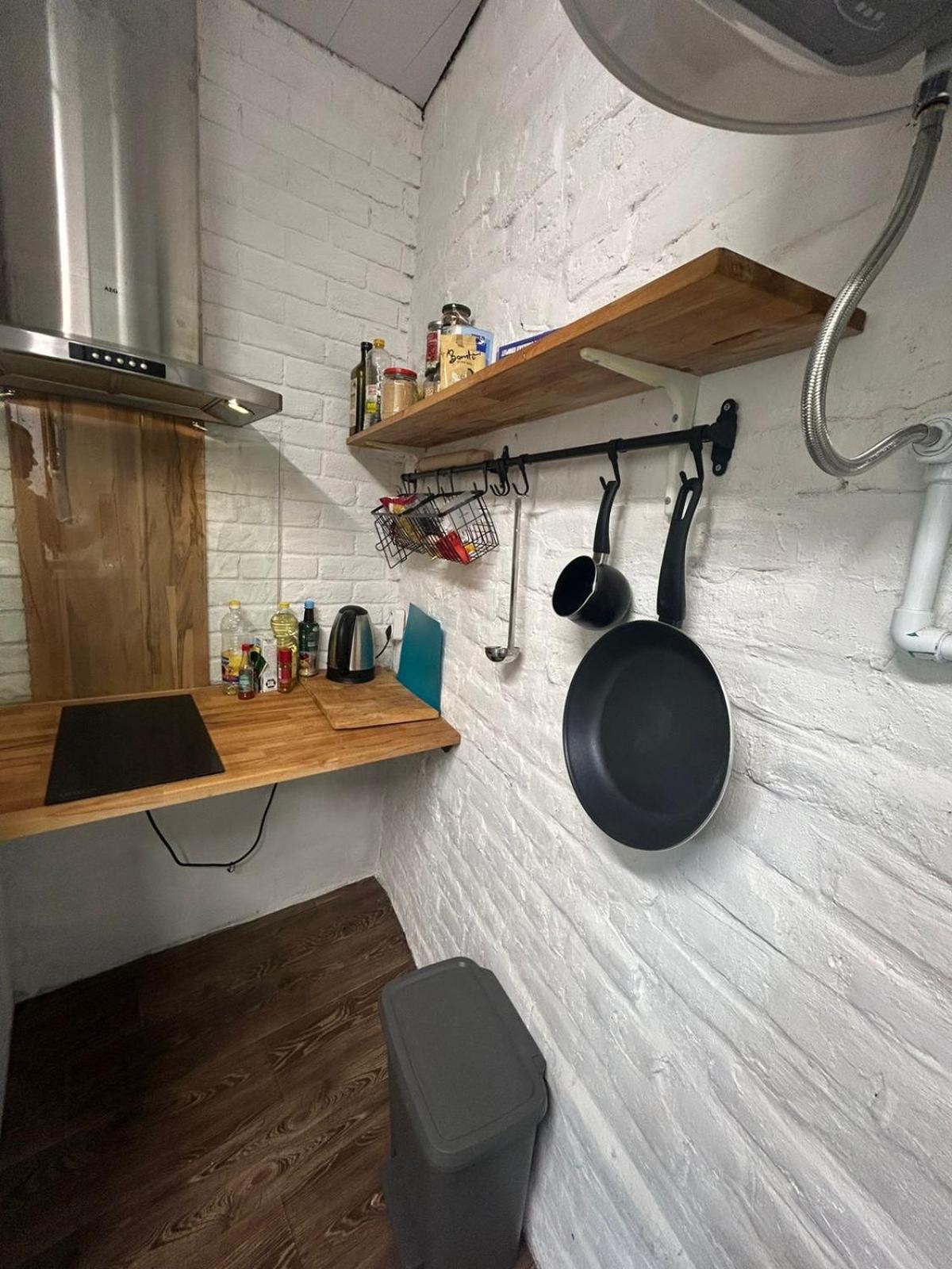 Private Apartament With Shared Bathroom Belgrado Esterno foto